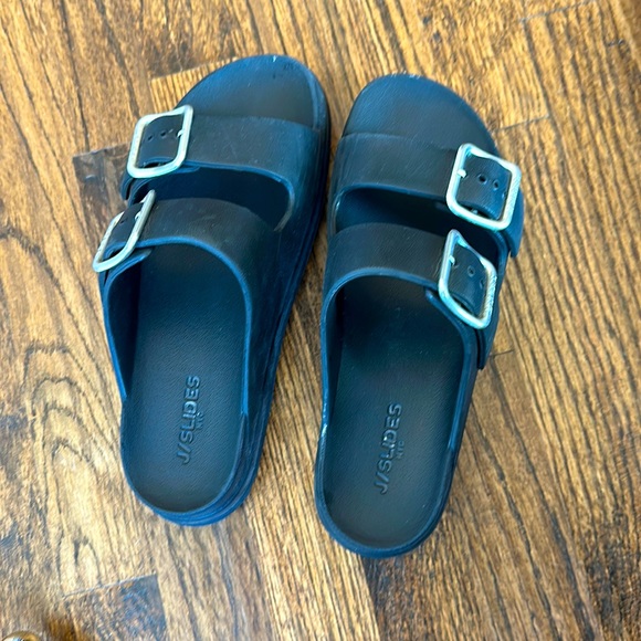 Black slides! - Picture 1 of 3